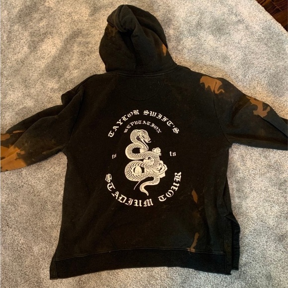 Taylor Swift’s Reputation Stadium Tour Hoodie (FLAWED) - Picture 5 of 6